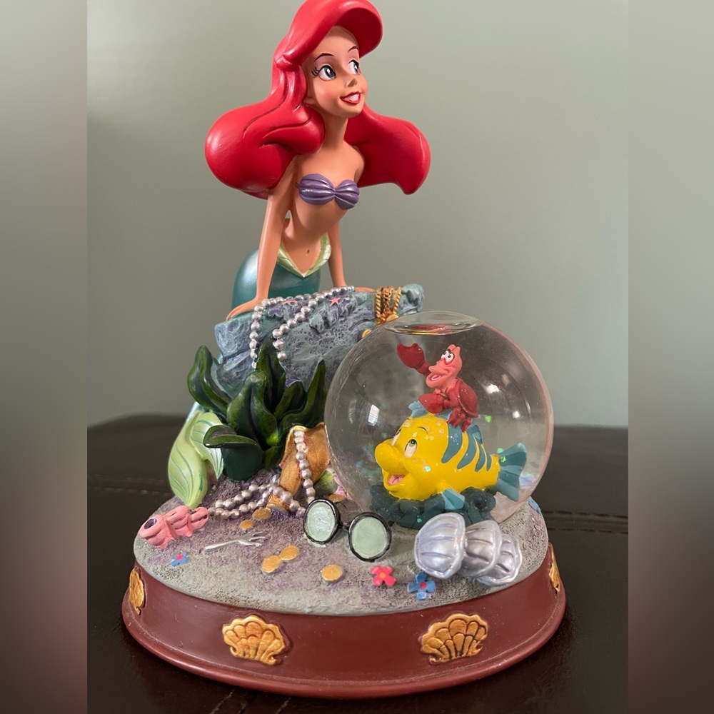 Disney Little Mermaid Ariel Snowglobe